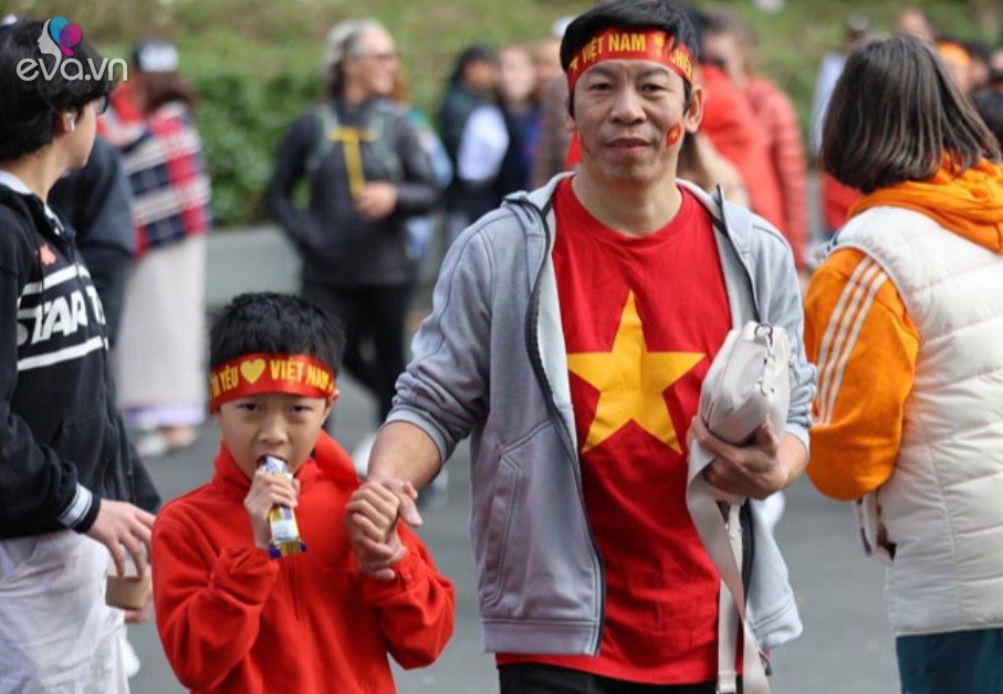Gallery - Fan Việt Nam nô nức đến sân cổ vũ Huỳnh Như & đồng đội đấu đương kim vô địch Mỹ