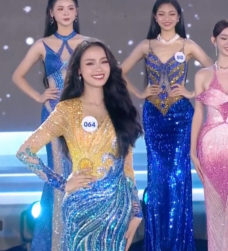 Trực tiếp Chung kết Miss World Vietnam 2023: Top 3 đã được gọi tên! - 6