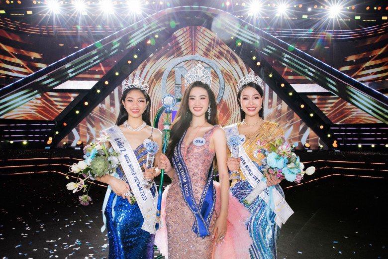 Cận cảnh chiếc váy đăng quang, giúp Tân Hoa hậu Huỳnh Trần Ý Nhi hoá thành nàng tiên cá - 3