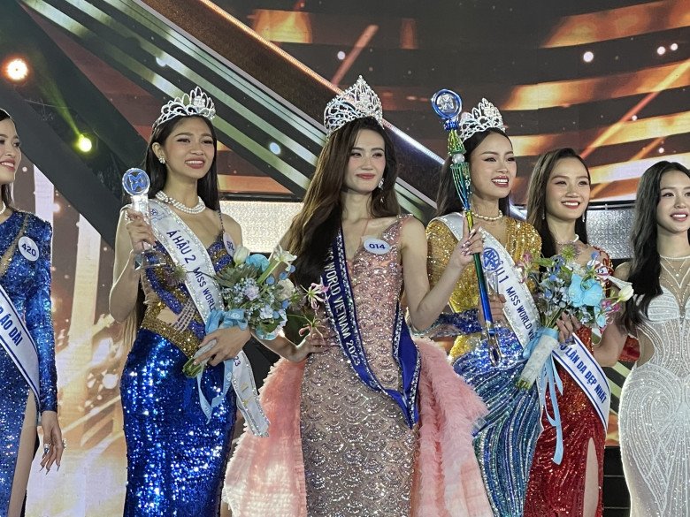 View - Nhan sắc Á hậu 2 Miss World Việt Nam gây tranh cãi: Khán giả nghi mua giải, chênh lệch khi đứng cạnh người tiền nhiệm