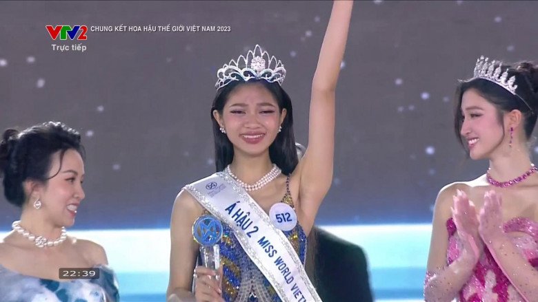 View - Nhan sắc Á hậu 2 Miss World Việt Nam gây tranh cãi: Khán giả nghi mua giải, chênh lệch khi đứng cạnh người tiền nhiệm