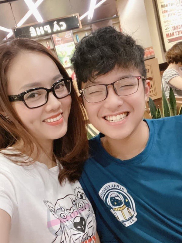 Ngọc Hà có mối quan hệ tốt đẹp với con riêng của chồng.