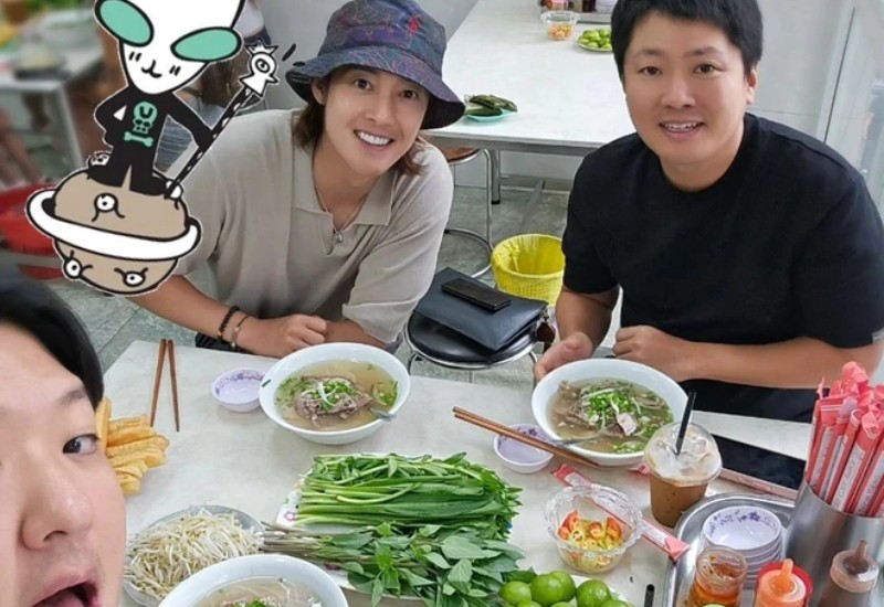 Kim Hyun Joong chia sẻ nhiều nhà hàng, giới thiệu cho fan nhất định phải đến ăn thử nếu có dịp đến Việt Nam du lịch.
