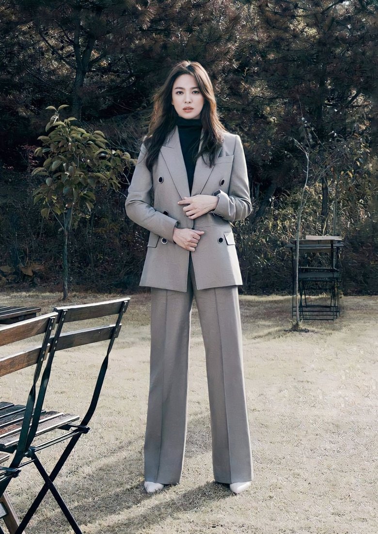 Chiếc quần giúp Song Hye Kyo từ 1m6 biến hình như người mẫu, chân dài miên man - 8