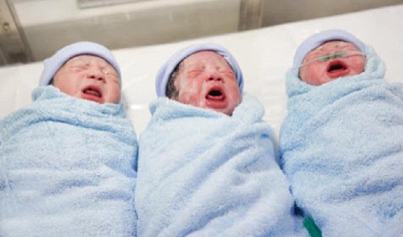 3 bé trai kháu khỉnh của bà mẹ ở Vĩnh Long chào đời an toàn khi thai được 34 tuần.
