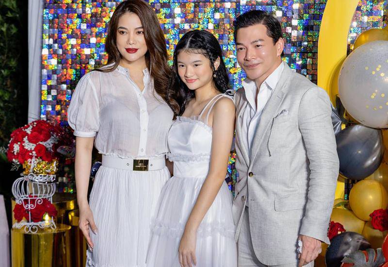 Được biết ở lứa tuổi 15, con gái Trương Ngọc Ánh sở hữu chiều cao nổi bật trên 1m7, vóc dáng đẹp với đường cong rõ rệt được dự đoán như Hoa hậu Việt tương lai.
