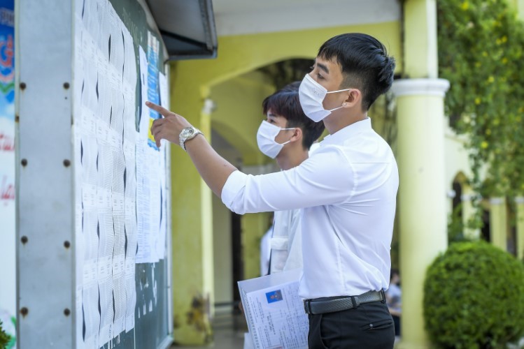 Theo các chuyên gia, có nhiều trường hợp sinh viên học những ngành không đam mê, nên gặp rất nhiều khó khăn, chán nản. Nhiều bạn bị rớt môn, nợ môn quá nhiều, đến khi gia đình biết được tình hình thì đã muộn