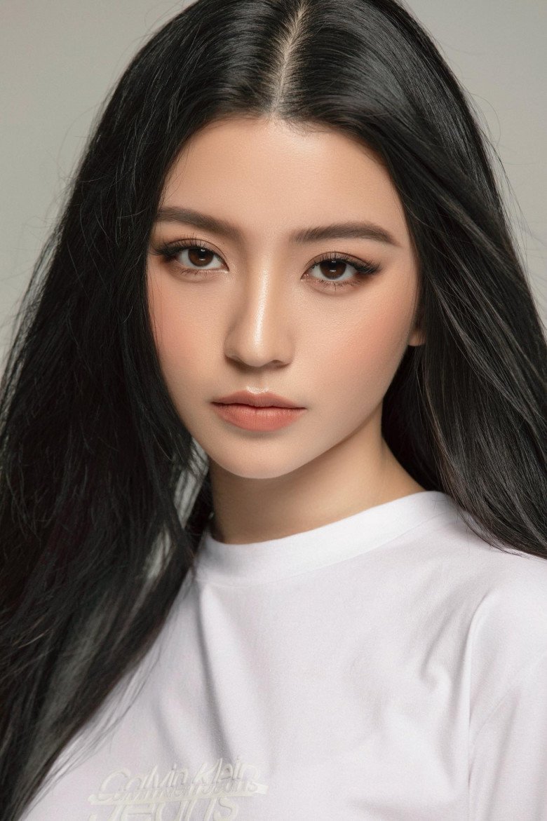 View - Nuốt sinh tố ức gà thay cơm, thánh nữ 2K có gương mặt đẹp nhất Việt Nam cho thêm thứ này để giữ dáng