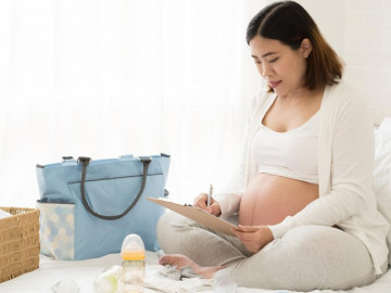 Mẹ bầu Hà Nội đi đẻ được bác sĩ mách danh sách đồ dùng cần mang theo không thừa không thiếu thứ gì