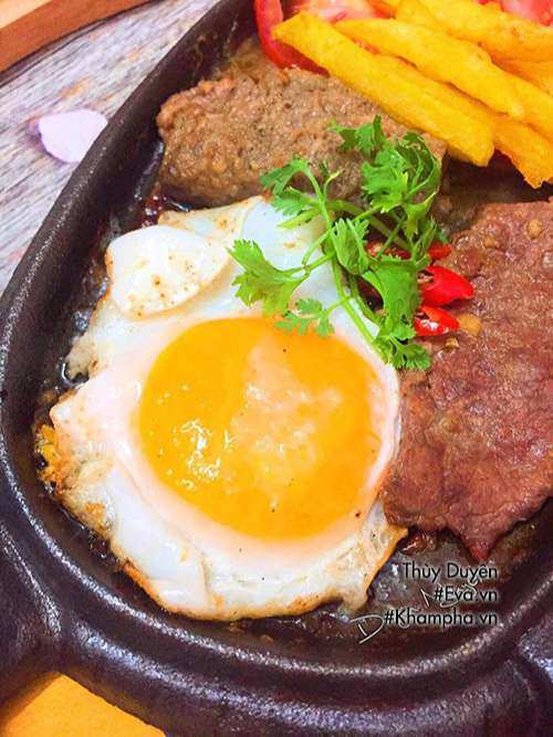 Bữa sáng no bụng với bò né ốp la đơn giản dễ làm - 11