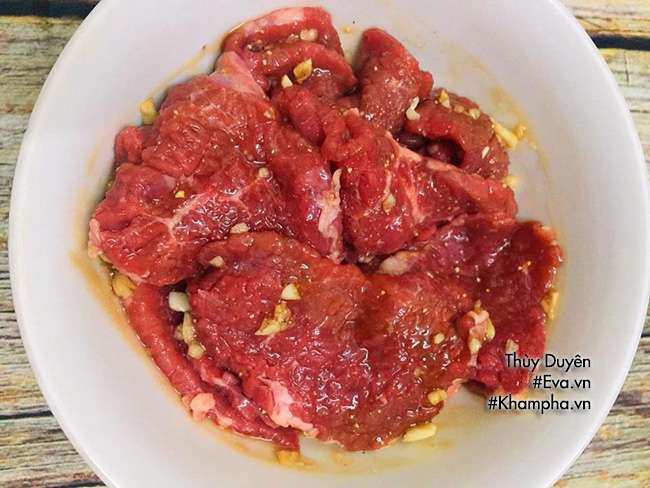 Bữa sáng no bụng với bò né ốp la đơn giản dễ làm - 5