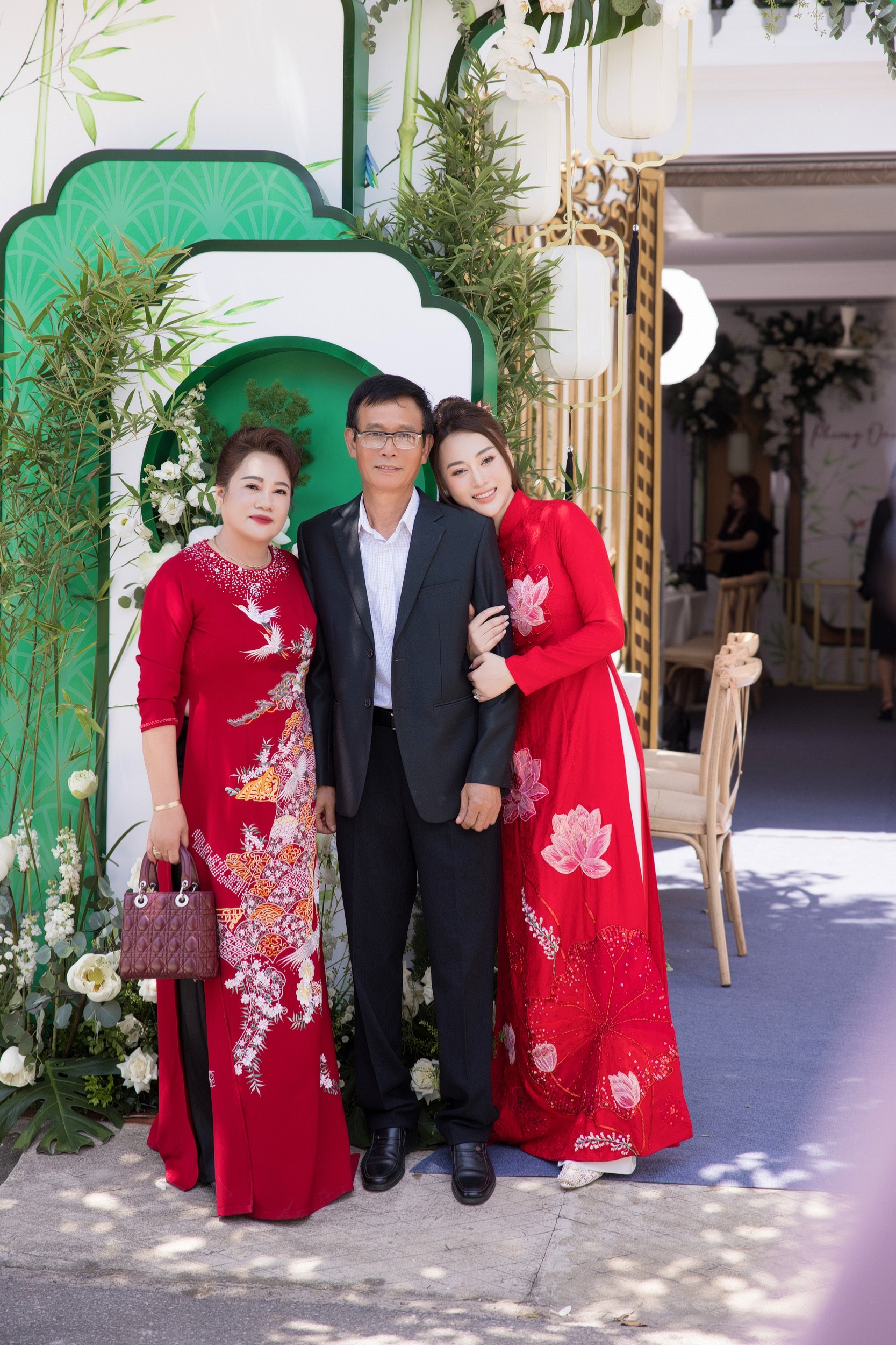 Phương Oanh thừa hưởng nhiều nét đẹp của mẹ.