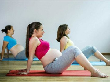 3 động tác yoga đơn giản nhưng rất tốt cho mẹ bầu trong giai đoạn 3 tháng đầu