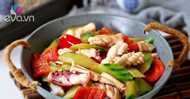 View - Loại quả tưởng chỉ để ăn sống đem xào với mực lại được món ngon bất ngờ