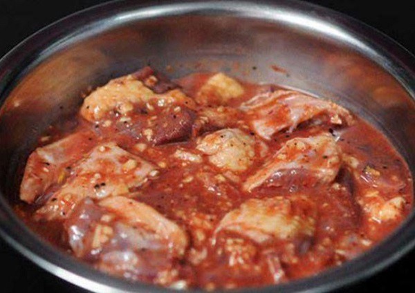 Ướp thịt vịt nấu chao ngon trong 60 phút