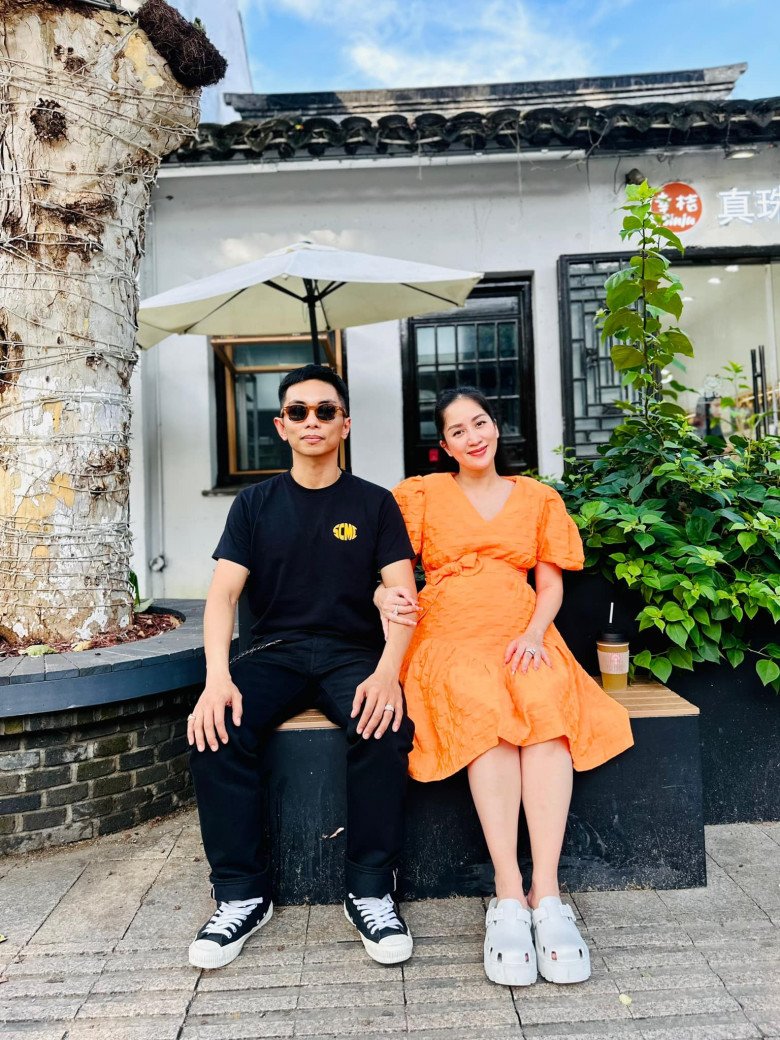 Hiện tại, cặp đôi đang chuẩn bị đón thêm thành viên nhí thứ 3.