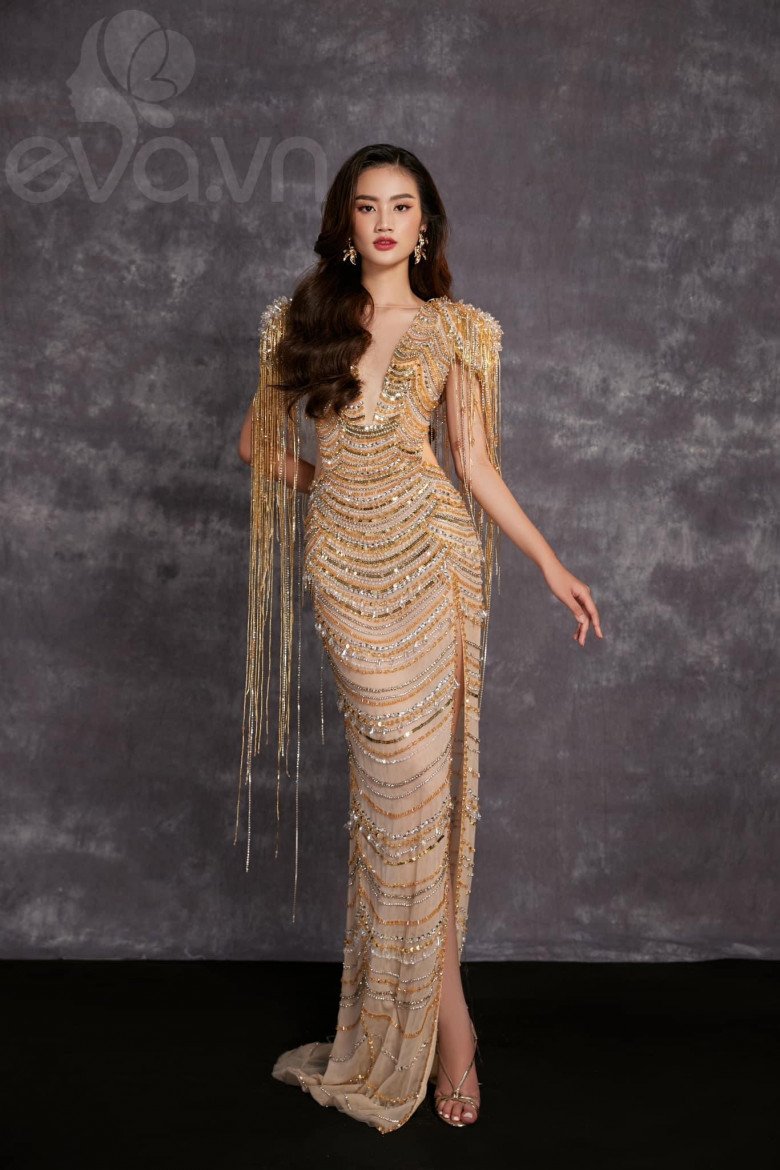 Không váy áo lộng lẫy, Hoa hậu Ý Nhi ăn mặc giản dị, đi từ thiện trong đêm hậu livestream xin lỗi - 4