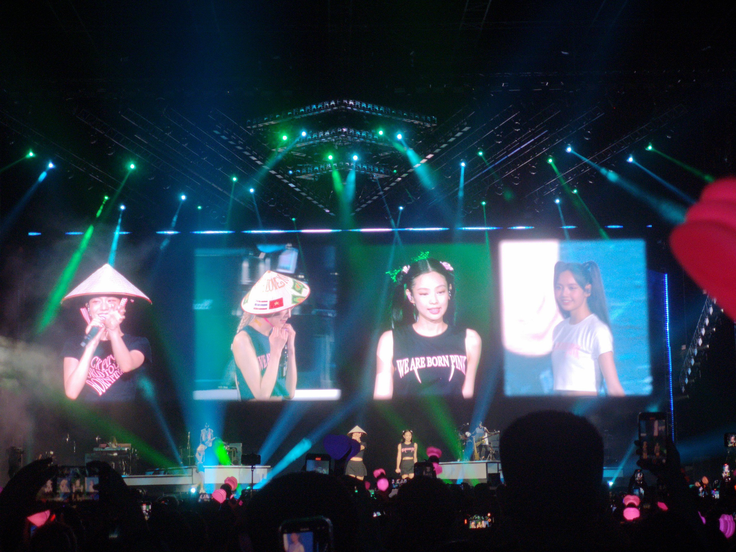 View - Khán giả nói gì sau đêm nhạc đầu tiên của Blackpink tại Mỹ Đình?