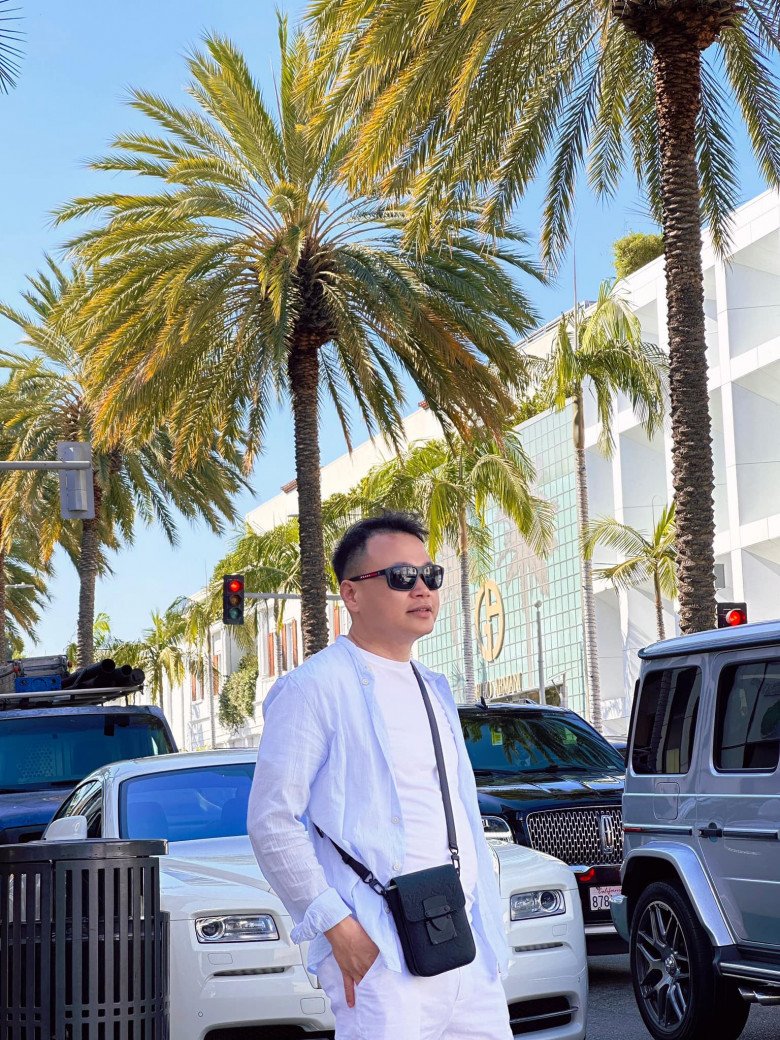 View - Đi hưởng tuần trăng mật tại Mỹ, Shark Bình khoái chí khi được khen trẻ ra nhờ Phương Oanh