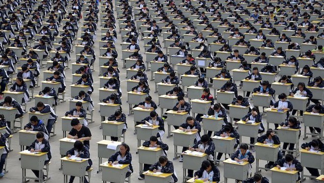 Học sinh trải qua kỳ thi đại học khốc liệt nhất thế giới, phụ huynh Trung Quốc tìm ra con đường mới đáng suy ngẫm - 1