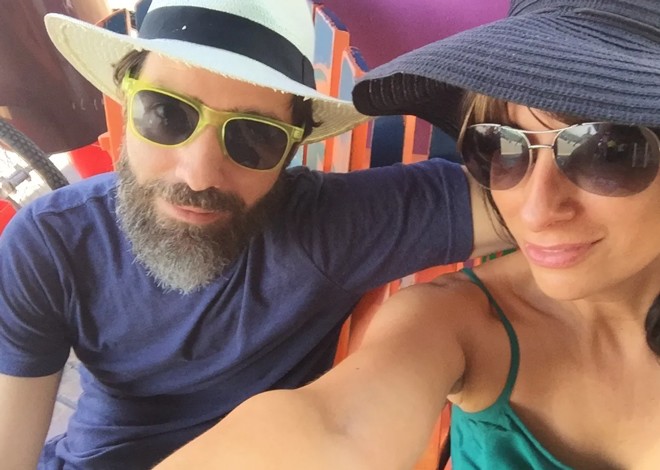 View - Thử ăn 4 thực phẩm được đồn tạo mùi vùng kín, nữ phóng viên và bạn trai nhận được kết quả bất ngờ khi ân ái