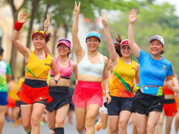 10 người chạy bộ chuyên nghiệp, 9 người mặc đồ màu sặc sỡ, lý do vì sao?