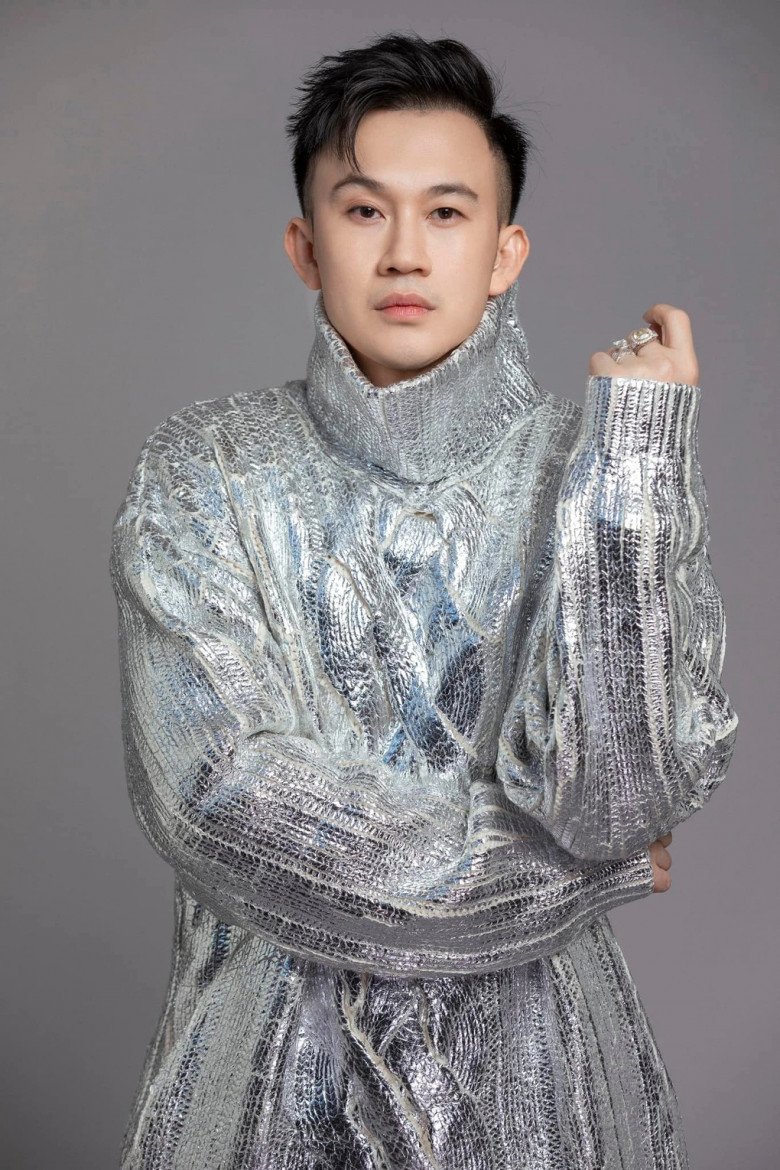 Ca sĩ Dương Triệu Vũ lên tiếng bênh vực Hoa hậu Ý Nhi.