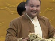 Tin tức - Bạn trả nợ bằng viên "đá máu", vợ tức giận vì thấy không đáng, chồng ngỡ ngàng khi đem thẩm định