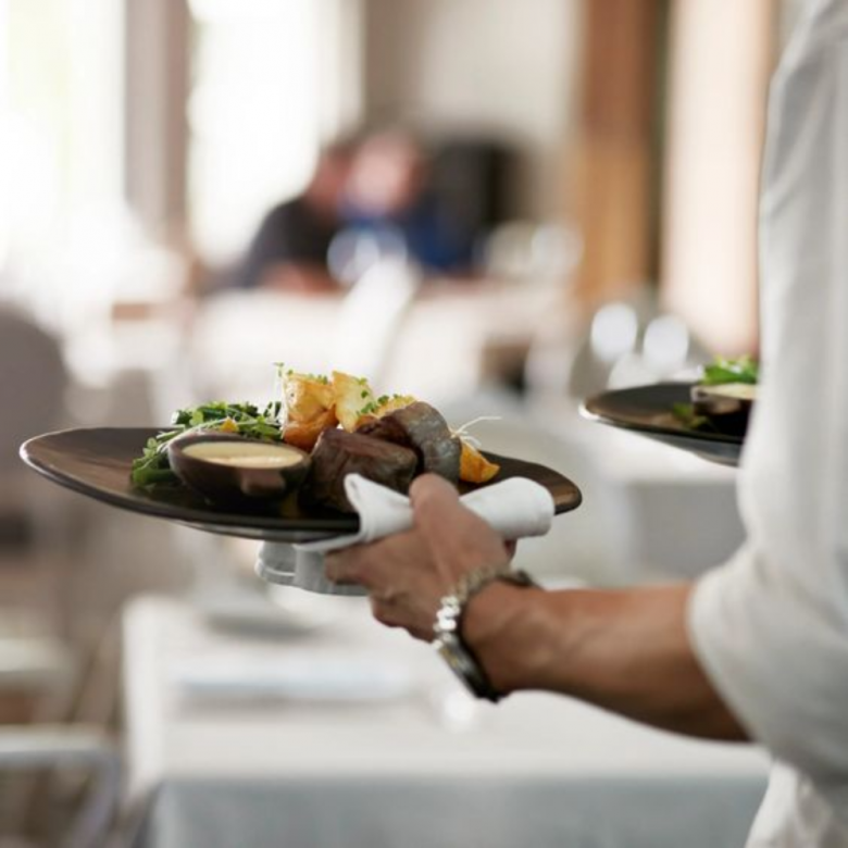 Fine Dining là gì? Những yếu tố tạo nên một bữa ăn đẳng cấp đúng chuẩn fine dining mà bạn không thể bỏ qua - 2