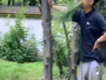 Những con người tỏ ra "kém miếng khó chịu"