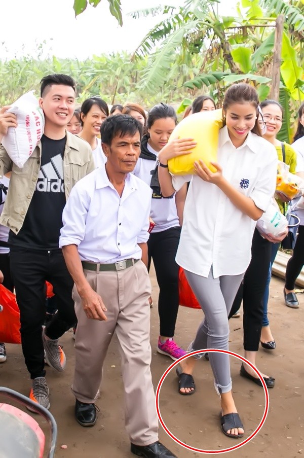 Hoa hậu Ý Nhi diện váy và vương miện như công chúa đi từ thiện, nhìn Đặng Thu Thảo, Đỗ Mỹ Linh càng ngưỡng mộ - 9