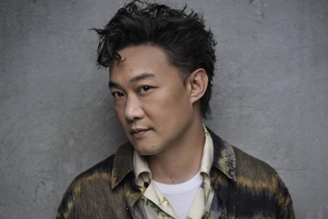 View - Trần Dịch Tấn - Ca vương giàu nứt đố đổ vách lấy phải cô vợ phá của, than chỉ có 88 tỷ trong thẻ