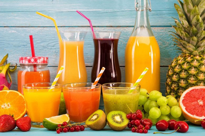 Nước ép trái cây dù tốt nhưng không thể thay thế được nước lọc. (Ảnh minh họa)