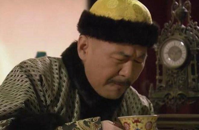 Hoàng đế Trung Hoa xưa sáng nào cũng phải rửa lỗ rồng hay chính là súc miệng bằng nước trà. (Ảnh minh họa)
