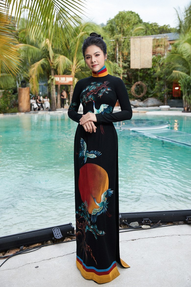 Chân dung mẹ 3 con mê đọ sắc dàn Hoa hậu đẹp nhất Việt Nam: Hạn chế chiều cao, nhan sắc có thừa - 6