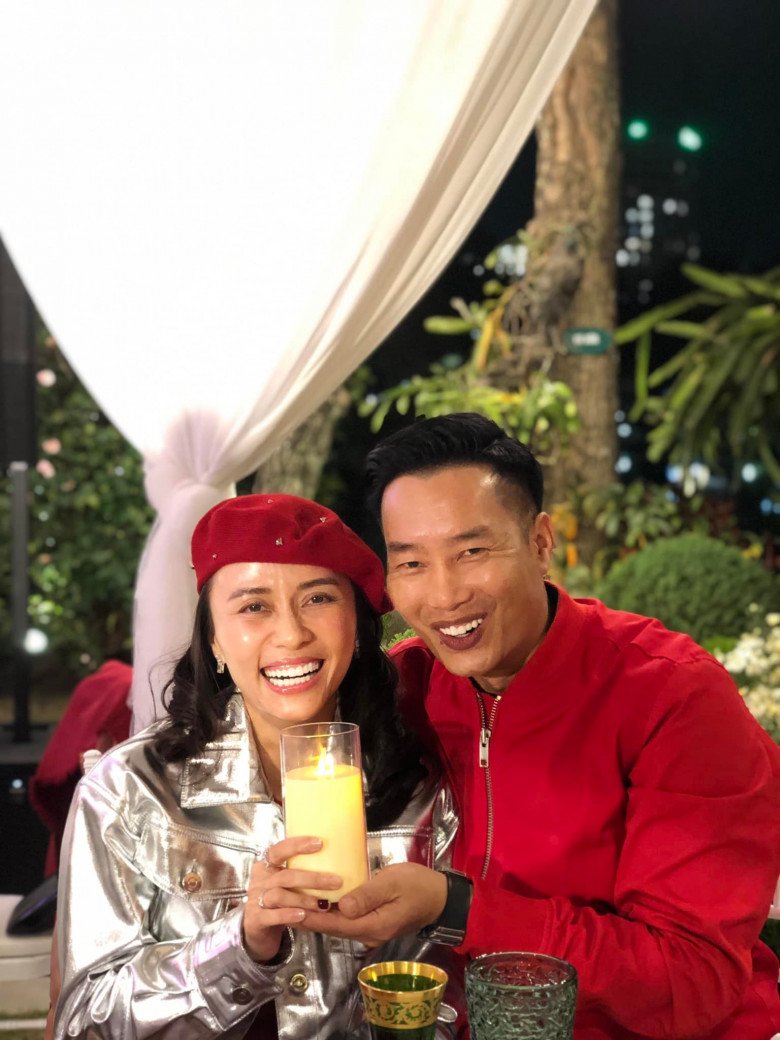 View - Vợ quyền lực của MC Hoa Thanh Tùng ngày càng giỏi giang, xinh đẹp nhưng Xuân Bắc lại gọi là tay ghê gớm