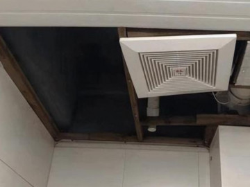 Sửa bóng đèn của căn nhà mới thuê, người đàn ông hoảng hốt khi phát hiện thứ trên trần nhà