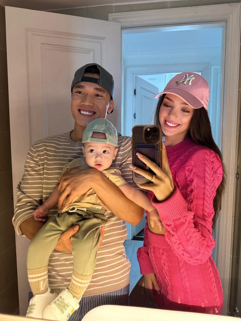 View - Con trai lai Tây của Bùi Tiến Dũng tổ chức sinh nhật theo tháng, chiếc răng đầu tiên mọc được làm lễ rình rang