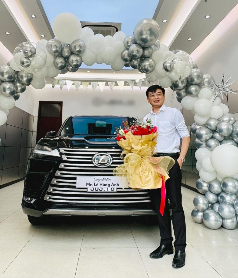 View - Không phải Shark Bình hay Shark Hưng, vị tổng giám đốc này vừa sắm xe gần 10 tỷ nhờ hát đám cưới, thôi nôi?