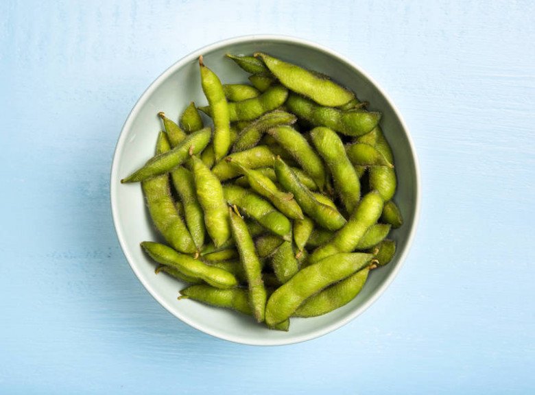 Đậu edamame là món ăn vặt nhậu với bia rất quen thuộc ở Nhật. (Ảnh minh họa)