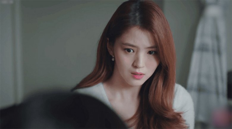 Lúc hôn mê, chị vẫn cầm chặt tay tôi rồi đưa cho mẩu giấy bảo: Tìm bằng được người này. (Ảnh minh họa)