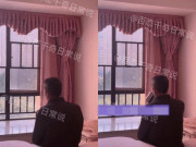 Tin tức - Bố chồng ngày nào cũng vào phòng vợ chồng con trai ngồi không dưới 8 lần, biết lý do CDM rần rần bày cách