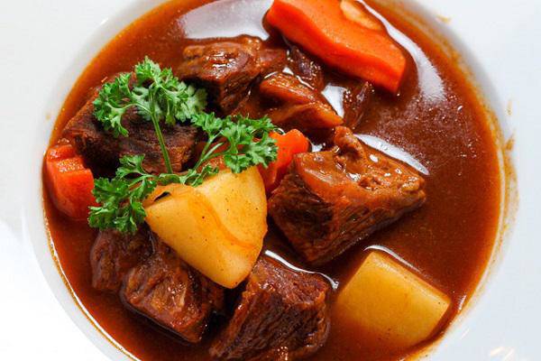 Thịt bò bổ dưỡng cho bà bầu 3 tháng giữa thai kỳ.