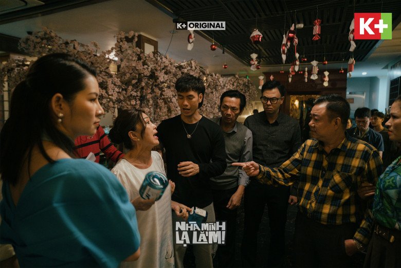 Bà ngoại giả Lệ có phần “chợ búa” trong Nhà Mình Lạ Lắm!