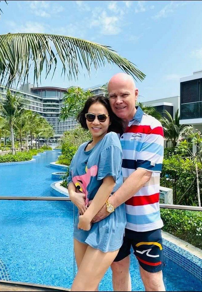 View - Sao Việt 24h: Thanh Hằng được cầu hôn ở tuổi 40, dân tình rần rần chúc mừng siêu mẫu sắp theo chàng về dinh