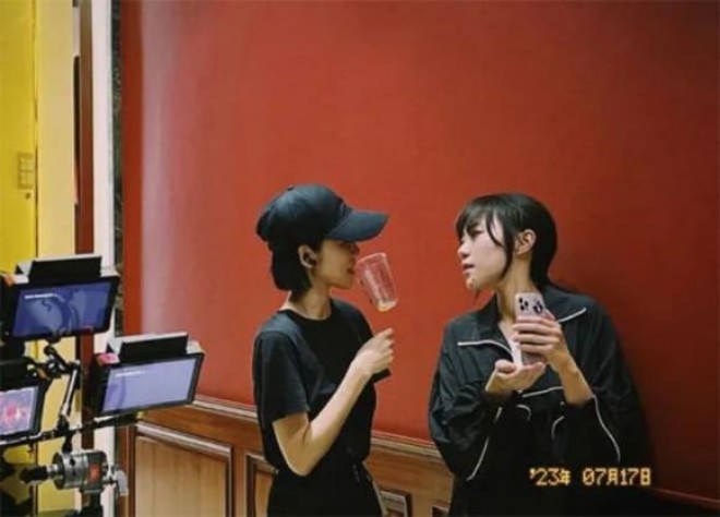 View - Đậu Tĩnh Đồng - con gái Vương Phi đã bí mật đăng ký kết hôn ở nước ngoài, mẹ đẻ không hay biết?