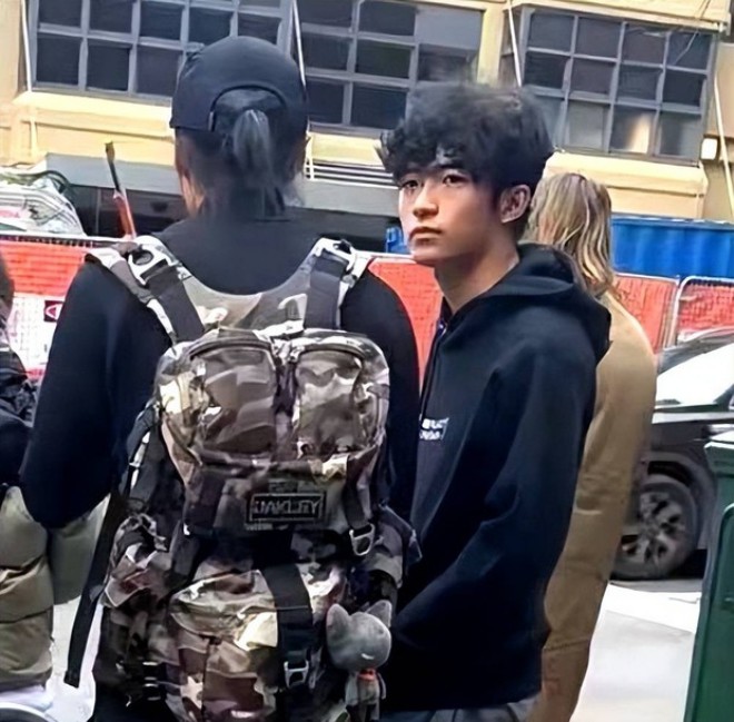 View - Tạ Đình Phong - Dù không ở cùng cha, con trai Tạ Đình Phong vẫn bị bố giáo dục nghiêm khắc