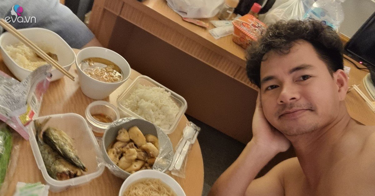 View - Danh hài Xuân Bắc ngồi trong khách sạn pha mì nhưng xúc động câu chuyện phía sau