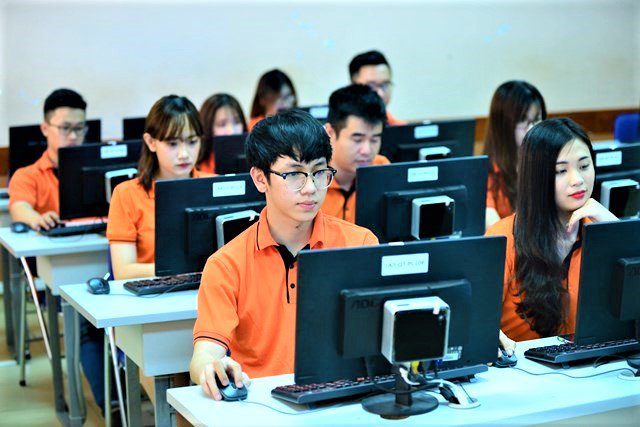 Nhiều ngành học được miễn giảm học phí, cấp học bổng năm 2023. Ảnh minh họa