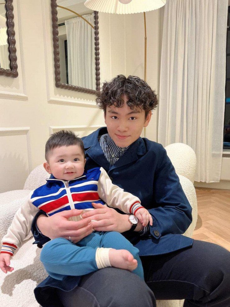 View - Sao Việt 24h: Chi Bảo mời vợ cũ đến nhà ăn tối, vợ mới đỡ lời khi con riêng của chồng bị bình luận già hơn bố